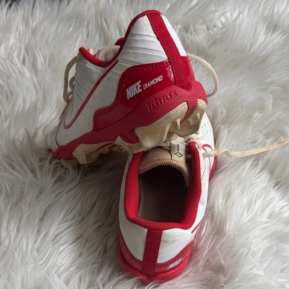 Nike Kids White and Red Baseball Cleats